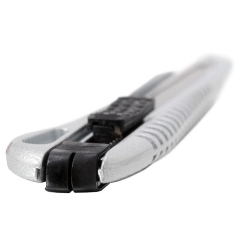 Univerzális kés 9 mm-es törhető pengével - HANDY