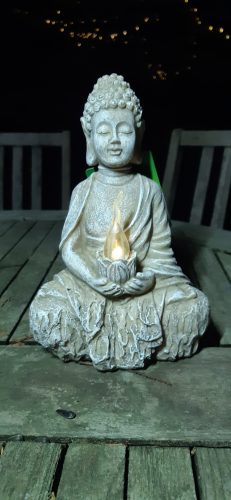Buddha szobor - szolárlámpa - 19 cm - melegfehér LED gyertyával