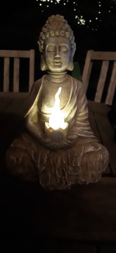 Buddha szobor - szolárlámpa - 19 cm - melegfehér LED gyertyával