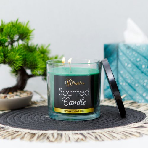Illatgyertya - szantálfa és méz - 350 g - Vog&Arths