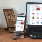 Telefontartó állvány mangófából - Indiai kézműves faragás - BUDDHA - 20x9,5 cm