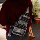 Crossbody jacquard táska - Urban Caravan