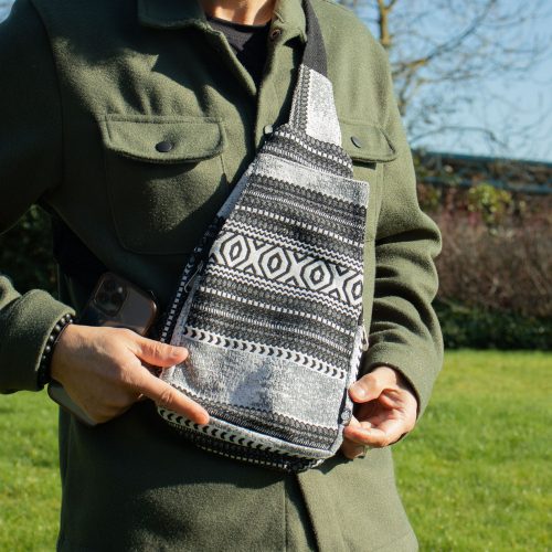 Crossbody jacquard táska - Urban Caravan