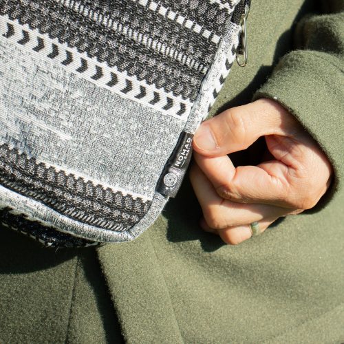 Crossbody jacquard táska - Urban Caravan