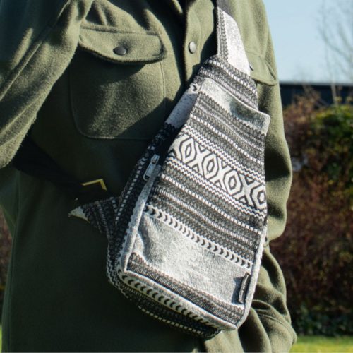 Crossbody jacquard táska - Urban Caravan